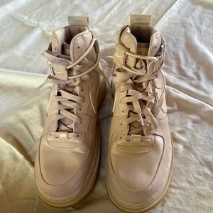 NIKE W AF1 HI UT 2.0 BLUSH COLOR